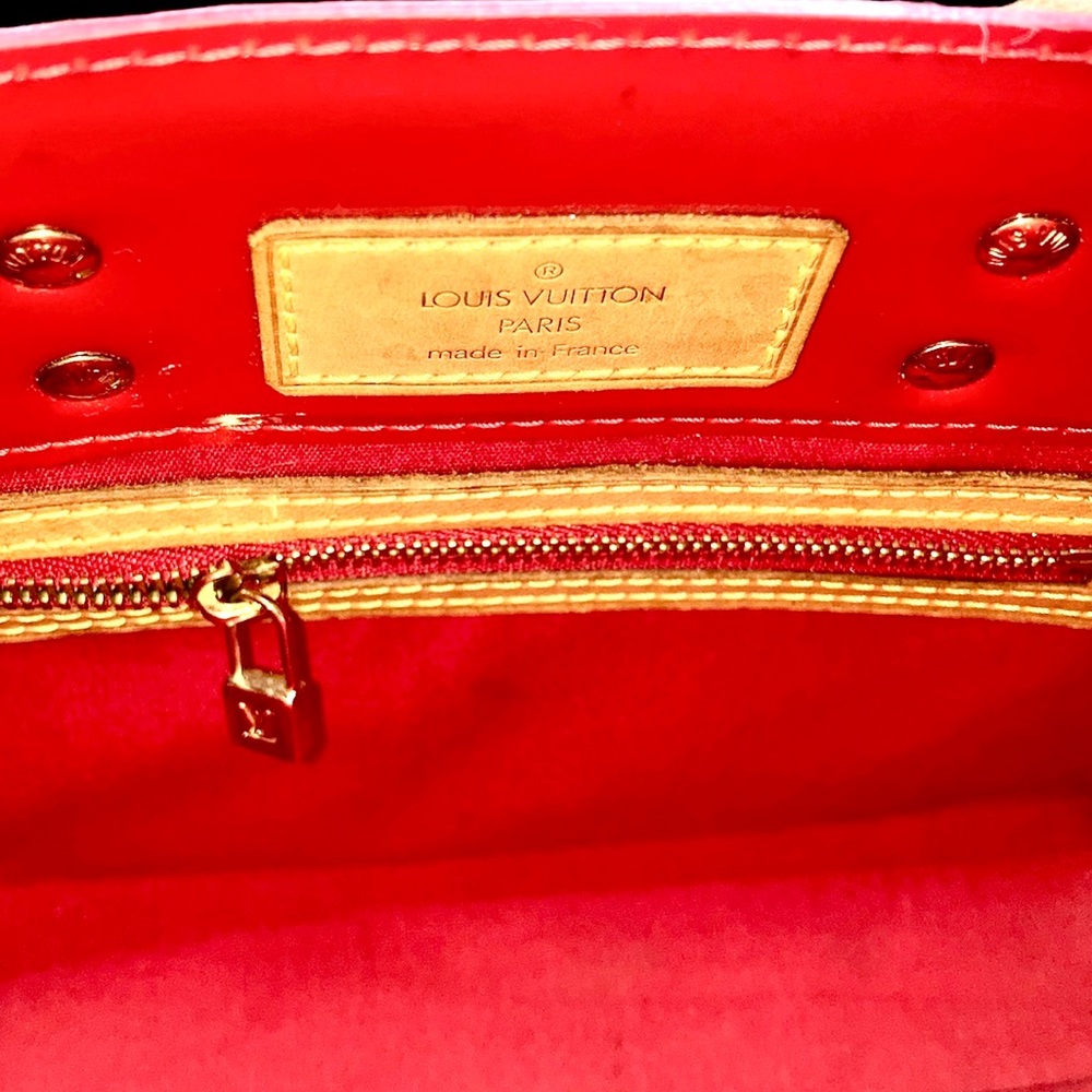 Louis VUITTON Reade PM Monogram Tote Vernis Collection Rouge๐ - Picture 12 of 14